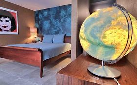 La Chevre Folle - Stay In Style With Free Basic Selfservice Breakfast